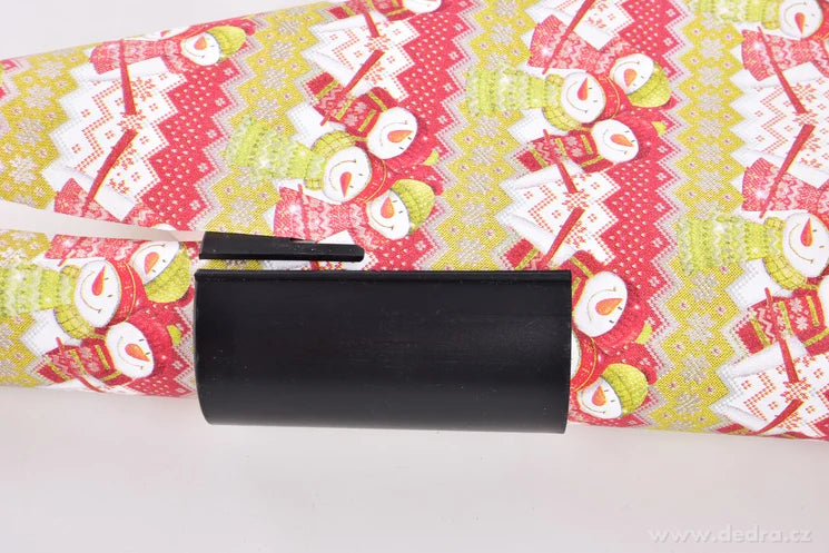 Řezačka na dárkový papír