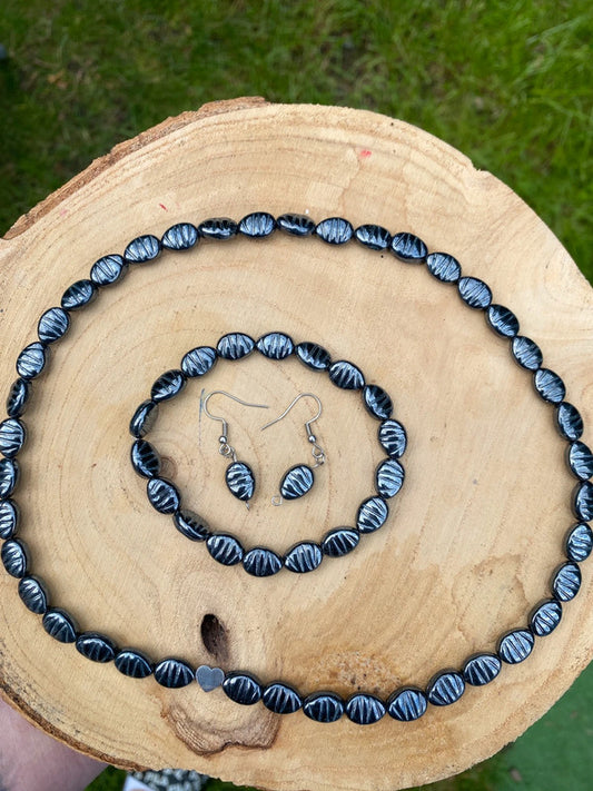 Náramek - Krásné šperky z magnetitu a komponentů z chirurgické oceli.